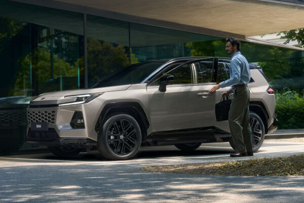 Untitled-2_0001_RAV4_043_HEV_26 Untitled-2_0001_RAV4_043_HEV_26